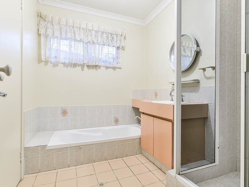 10 Redshank Close, East Cannington WA 6107