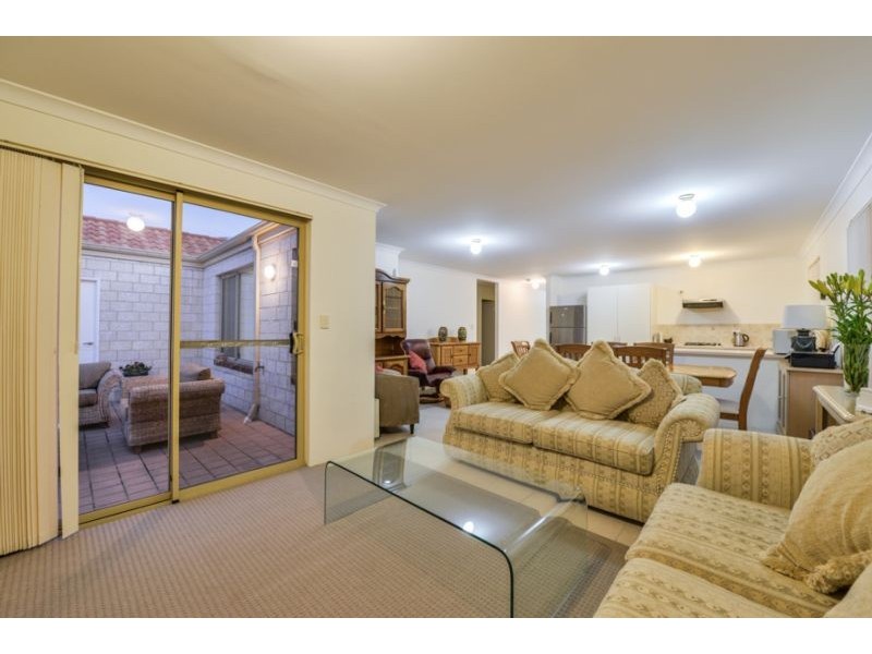 6/128 Wharf Street, Cannington WA 6107