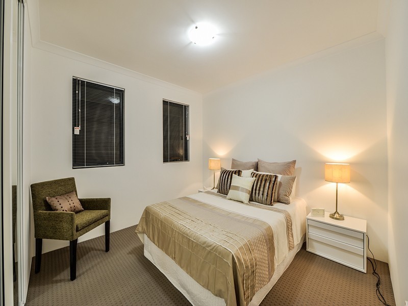 7a Barnsley Street, Queens Park WA 6107