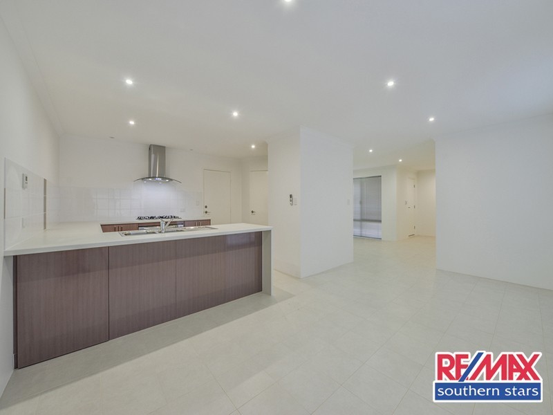 7b Barnsley Street, Queens Park WA 6107
