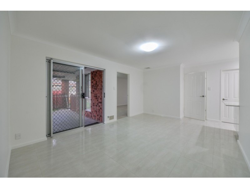 16 Stockman Way, Cannington WA 6107