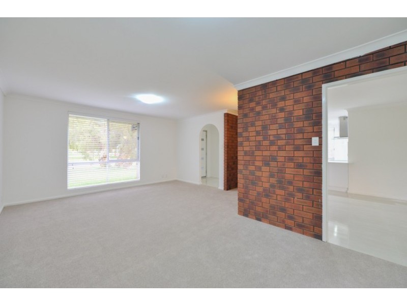 16 Stockman Way, Cannington WA 6107