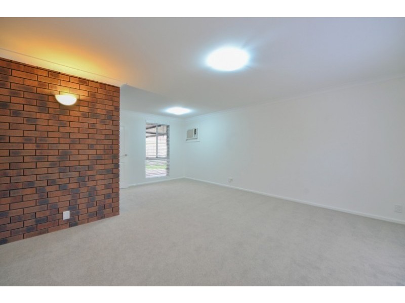 16 Stockman Way, Cannington WA 6107