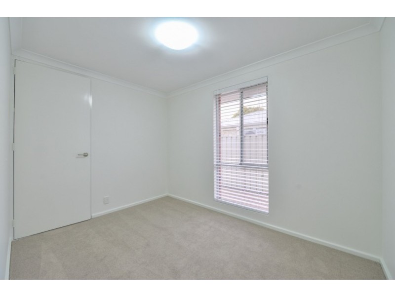 16 Stockman Way, Cannington WA 6107