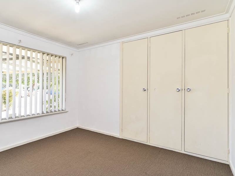 21 Kenwick Rd, Kenwick WA 6107