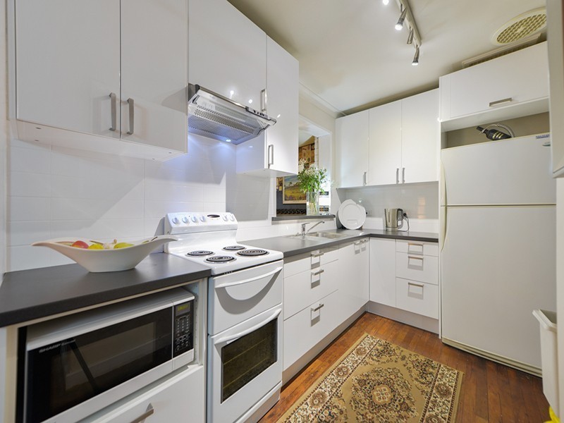 19 Parkhill Way, Wilson WA 6107