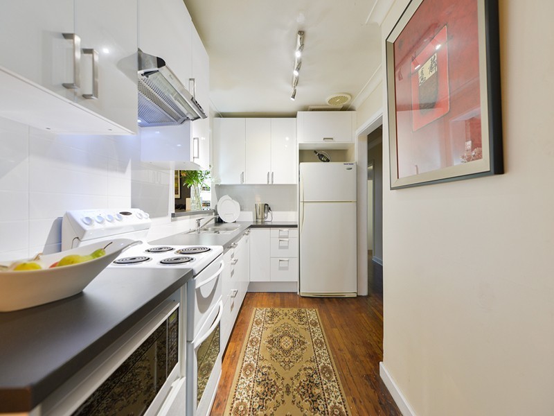 19 Parkhill Way, Wilson WA 6107