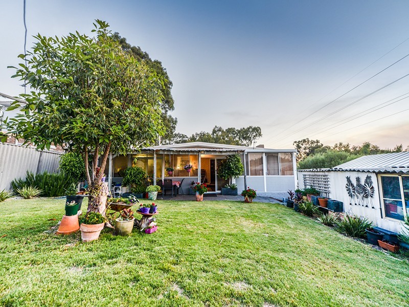 19 Parkhill Way, Wilson WA 6107