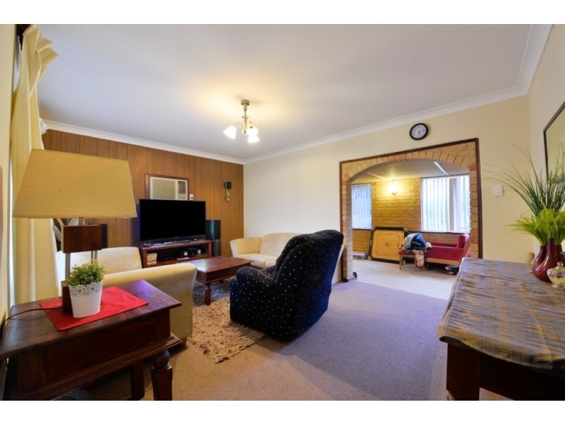 7 Saggers Crescent, Beckenham WA 6107