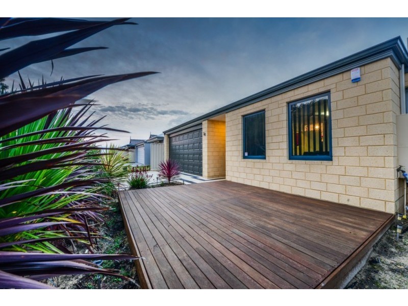 38 Kalari Drive, Wattle Grove WA 6107