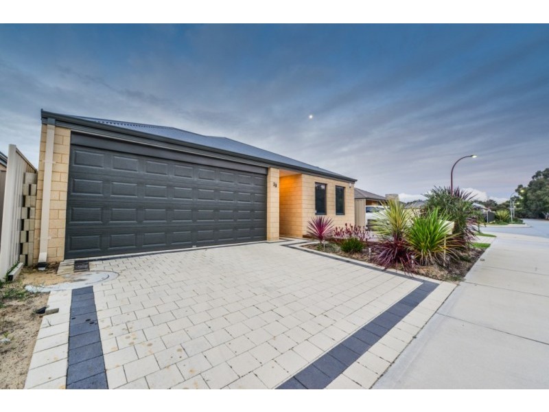 38 Kalari Drive, Wattle Grove WA 6107