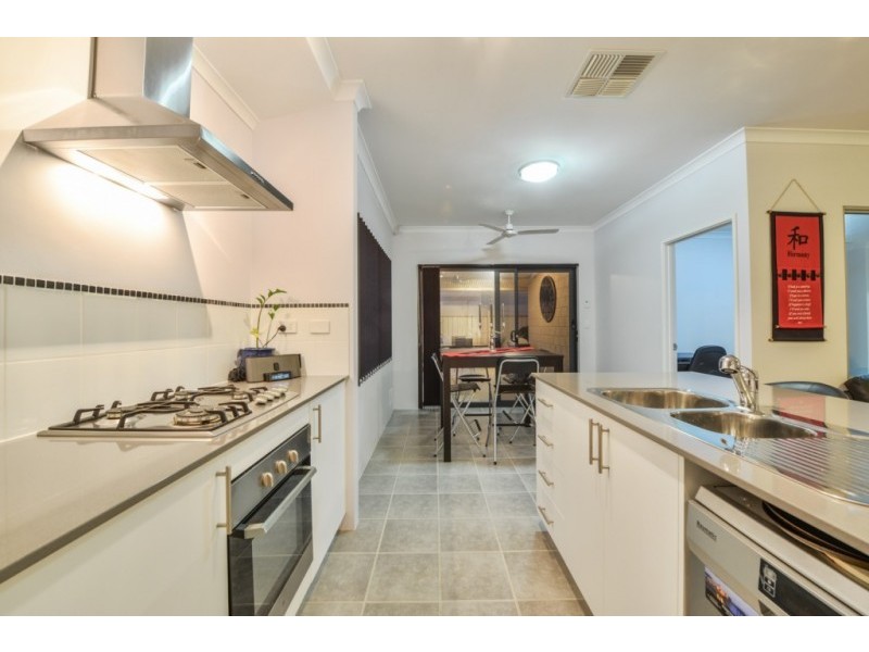 38 Kalari Drive, Wattle Grove WA 6107