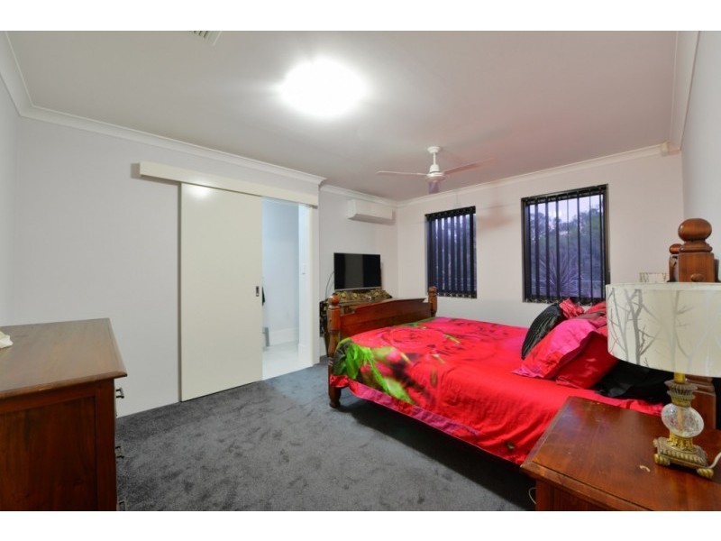 38 Kalari Drive, Wattle Grove WA 6107