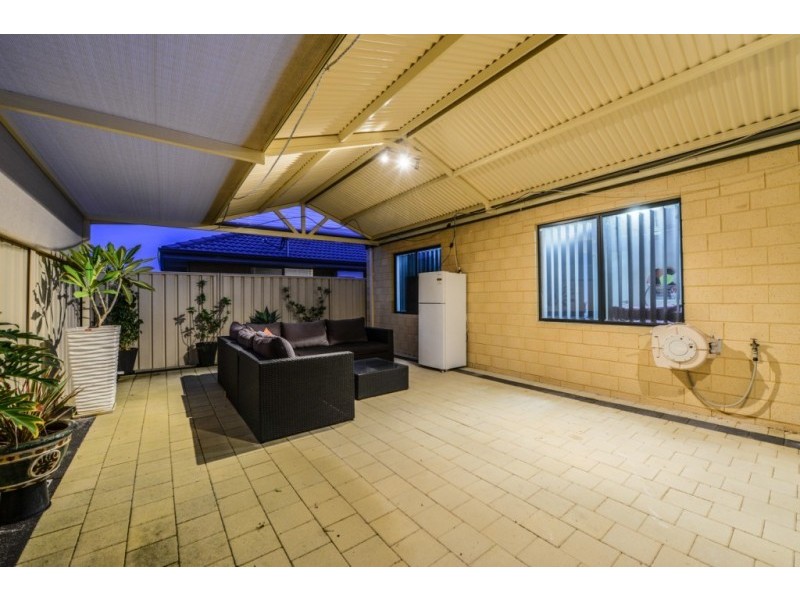 38 Kalari Drive, Wattle Grove WA 6107