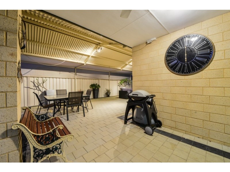 38 Kalari Drive, Wattle Grove WA 6107