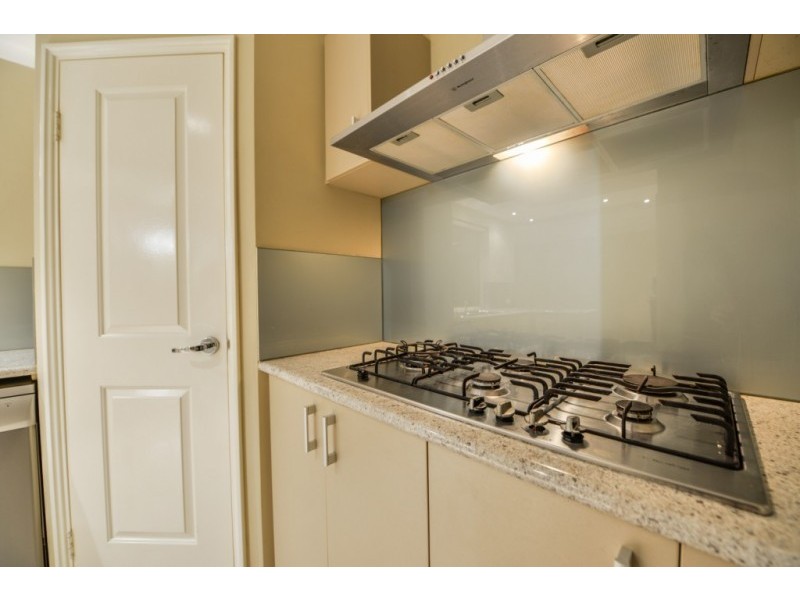 2/5 Oak Street, Cannington WA 6107