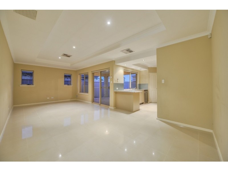 2/5 Oak Street, Cannington WA 6107