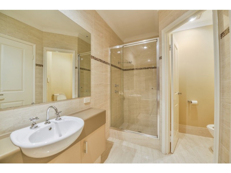 2/5 Oak Street, Cannington WA 6107