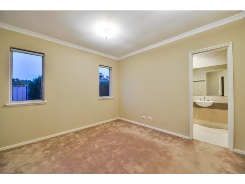 2/5 Oak Street, Cannington WA 6107