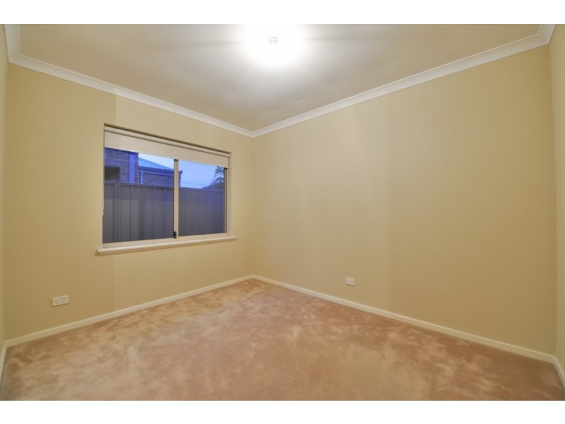 2/5 Oak Street, Cannington WA 6107