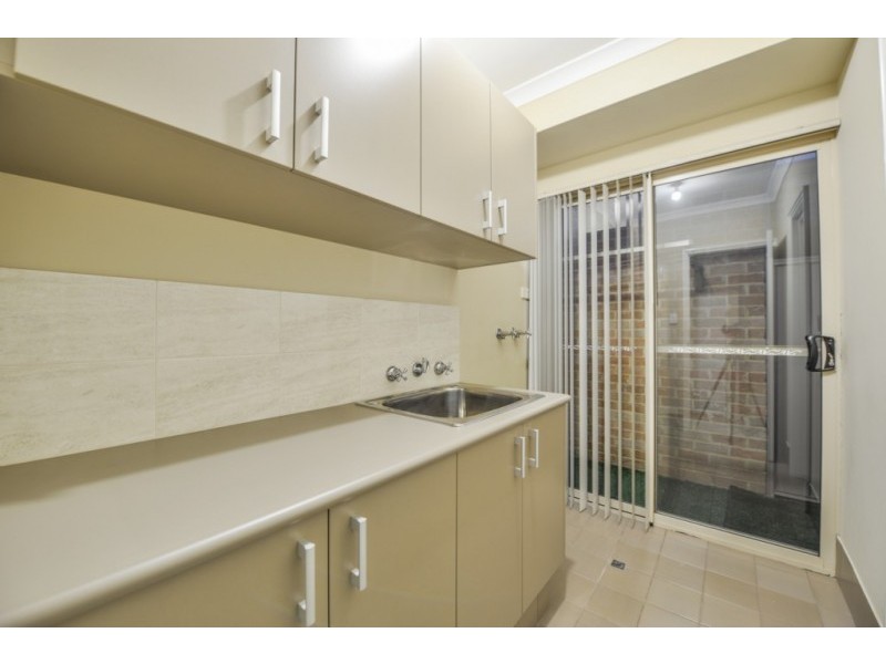 2/5 Oak Street, Cannington WA 6107