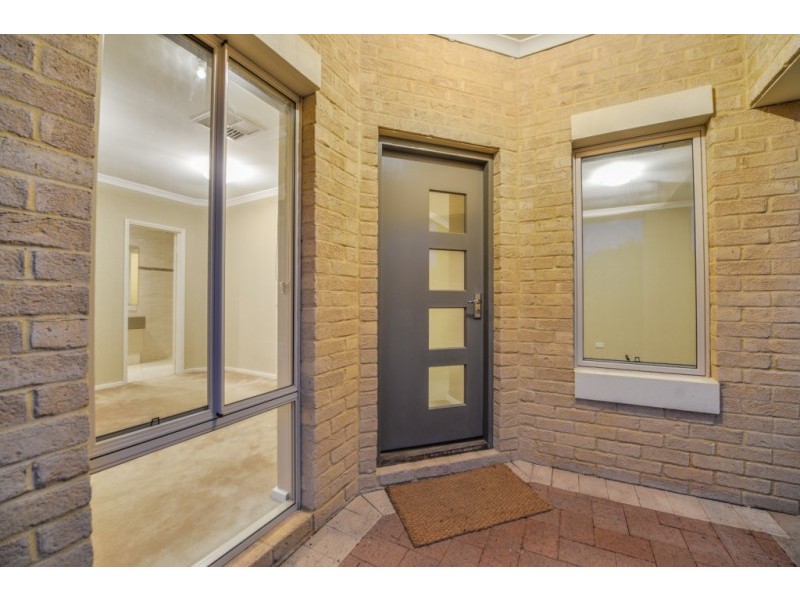 2/5 Oak Street, Cannington WA 6107