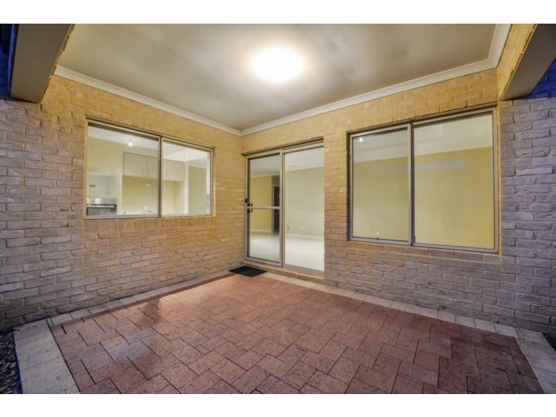 2/5 Oak Street, Cannington WA 6107