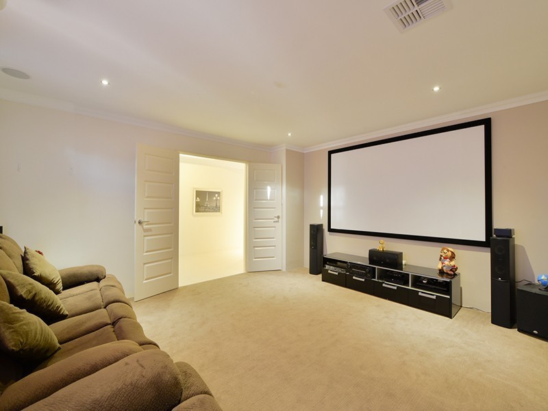 19 Tulip Way, East Cannington WA 6107