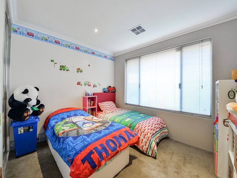 19 Tulip Way, East Cannington WA 6107