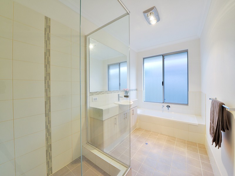 19 Tulip Way, East Cannington WA 6107