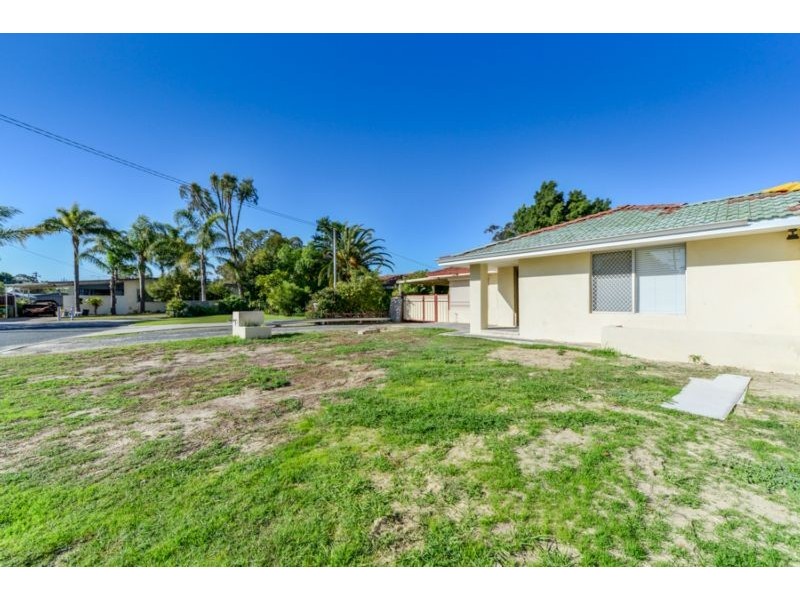 16 Meakers Way, Girrawheen WA 6064