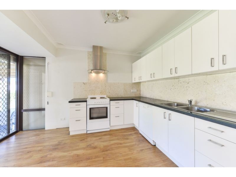 16 Meakers Way, Girrawheen WA 6064