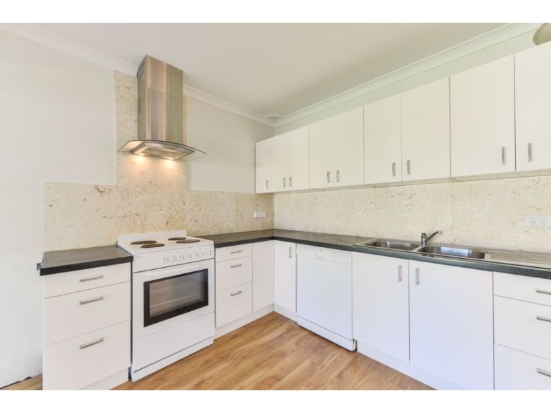 16 Meakers Way, Girrawheen WA 6064