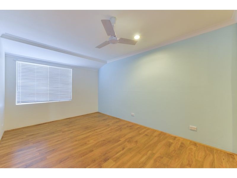 16 Meakers Way, Girrawheen WA 6064