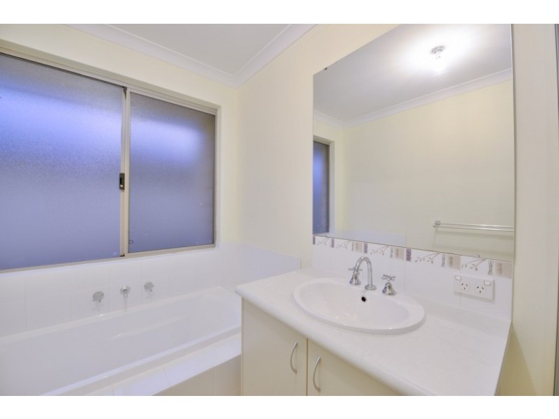 29 Tulip Way, East Cannington WA 6107