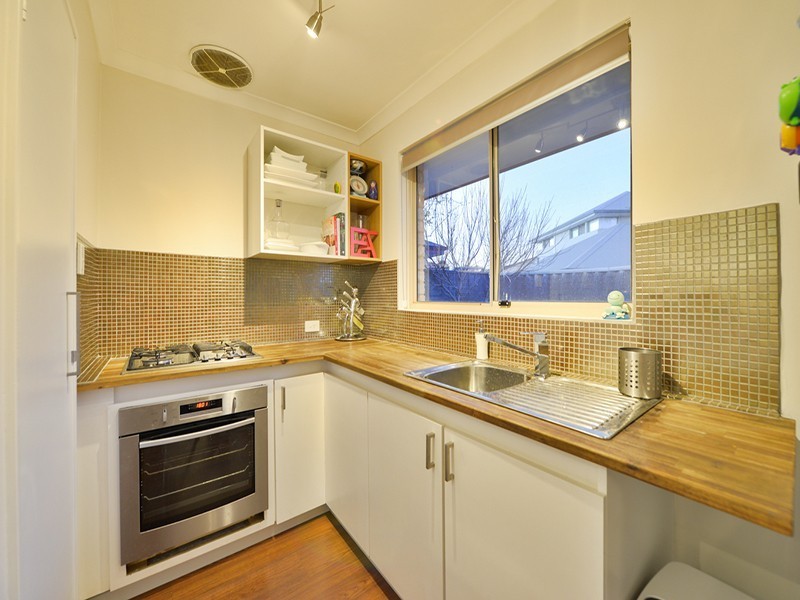 8b Bungaree Road, Wilson WA 6107