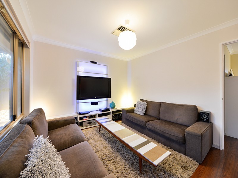 8b Bungaree Road, Wilson WA 6107