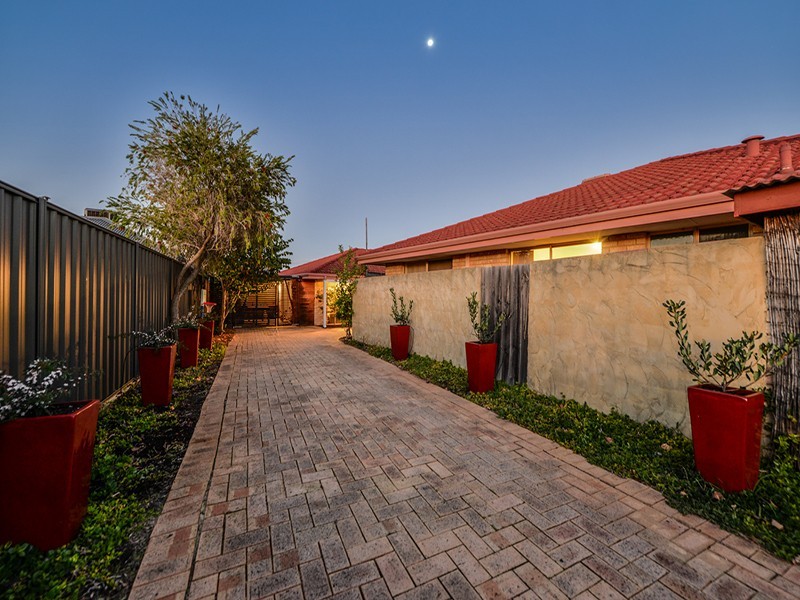 8b Bungaree Road, Wilson WA 6107