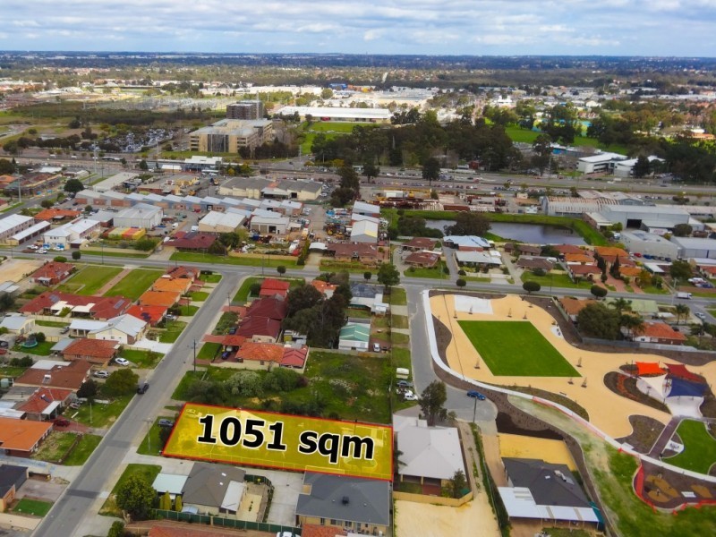 12 Thomas Street, Queens Park WA 6107