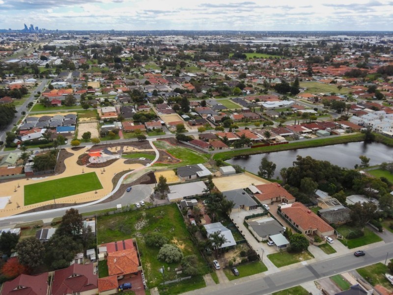 12 Thomas Street, Queens Park WA 6107