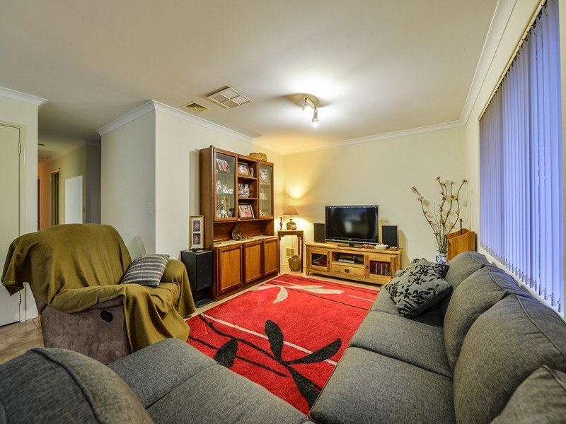 3 Weetman Cove, Cannington WA 6107