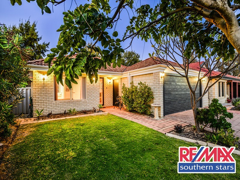 4 Amarina Close, Kenwick WA 6107