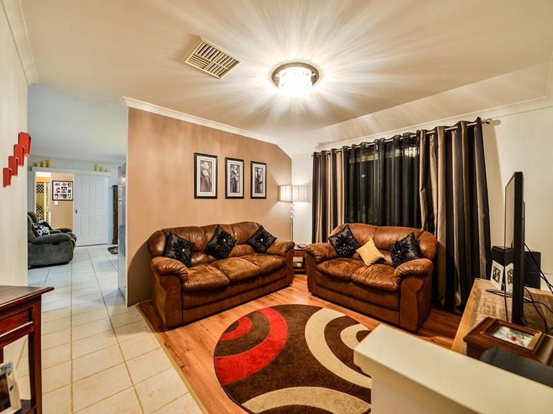 4 Amarina Close, Kenwick WA 6107