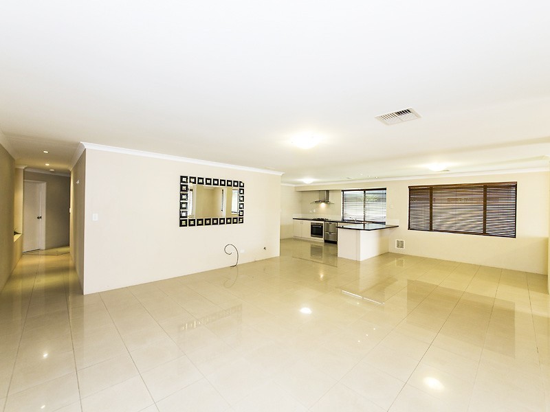 7 Santiago Street, Seville Grove WA 6112