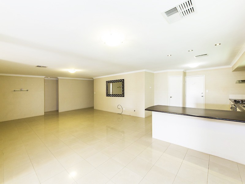 7 Santiago Street, Seville Grove WA 6112