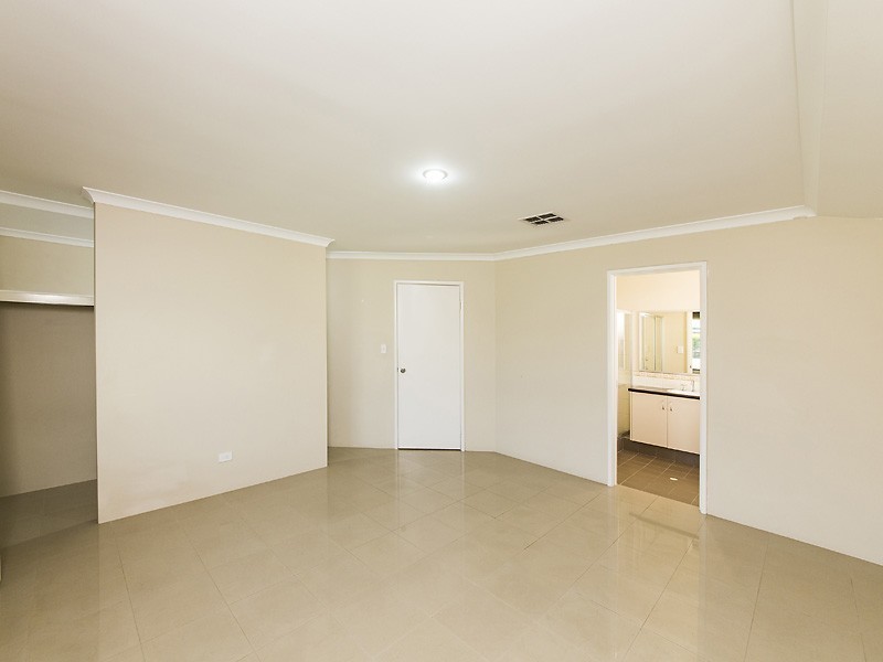 7 Santiago Street, Seville Grove WA 6112