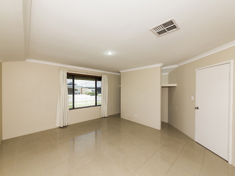 7 Santiago Street, Seville Grove WA 6112