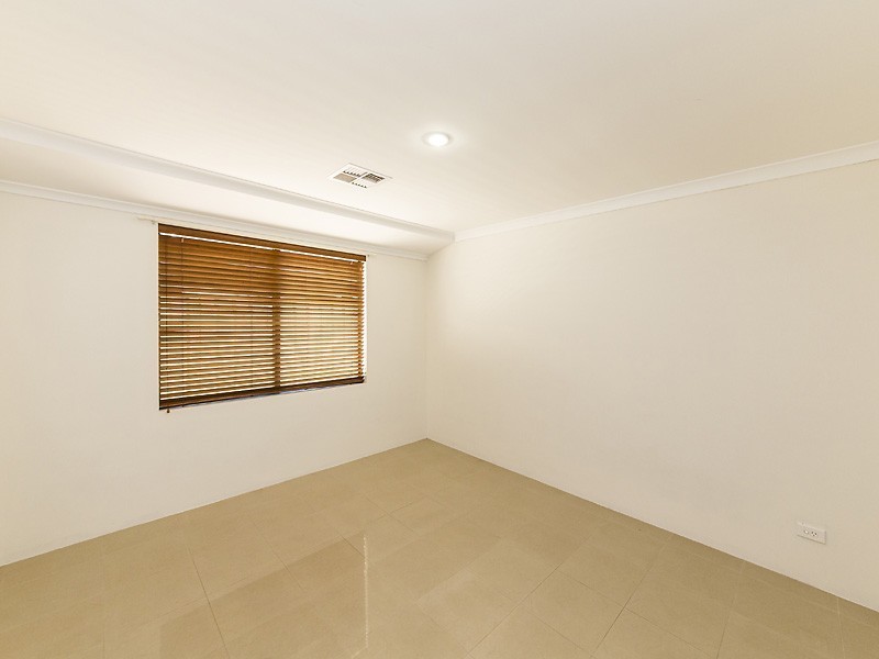 7 Santiago Street, Seville Grove WA 6112