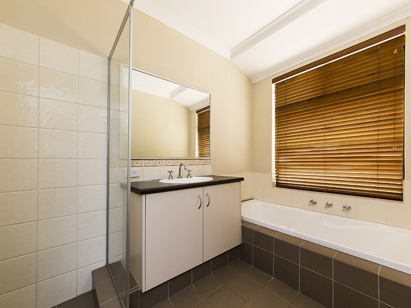 7 Santiago Street, Seville Grove WA 6112