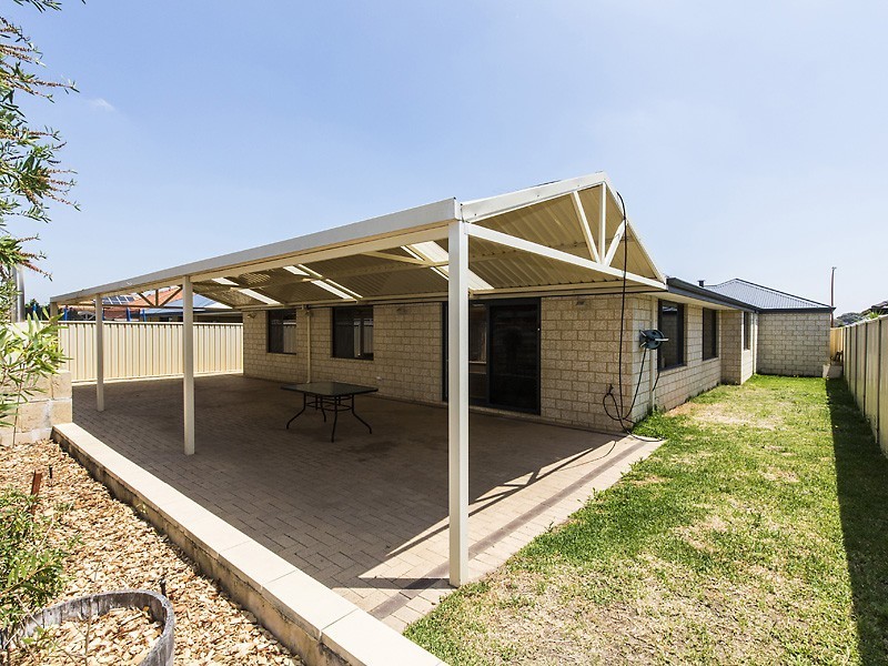 7 Santiago Street, Seville Grove WA 6112
